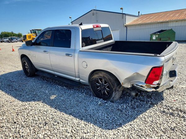 2016 RAM 1500 SLT