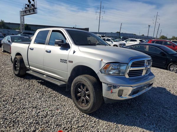 2016 RAM 1500 SLT