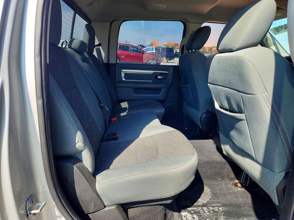2016 RAM 1500 SLT