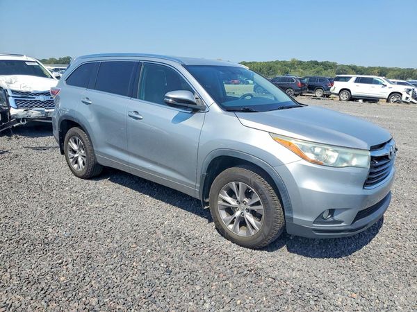 2015 TOYOTA HIGHLANDER