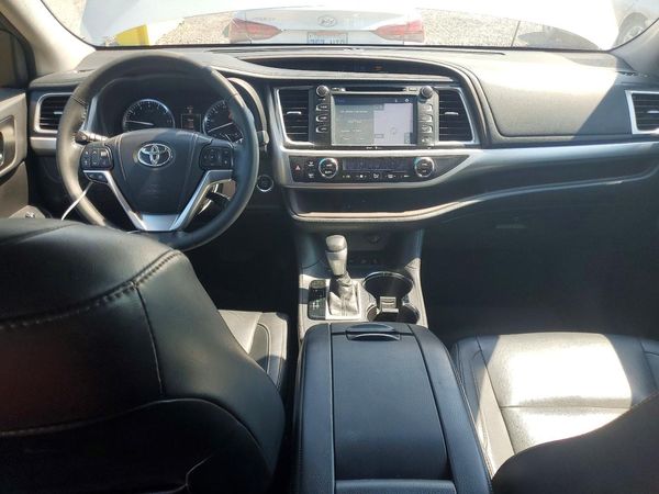 2015 TOYOTA HIGHLANDER