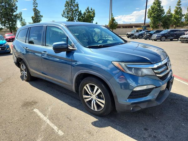 2017 HONDA PILOT EX — Passenger 3/4