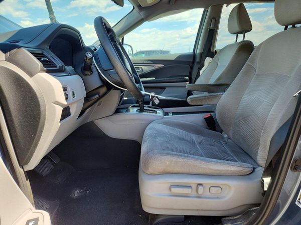 2017 HONDA PILOT EX — DENT