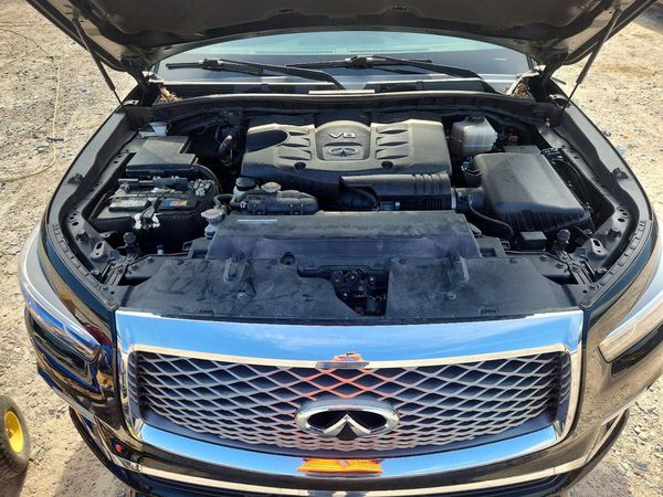 2021 INFINITI QX80 S — Engine bay
