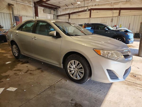 2014 TOYOTA CAMRY