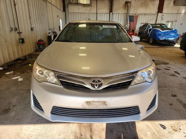2014 TOYOTA CAMRY