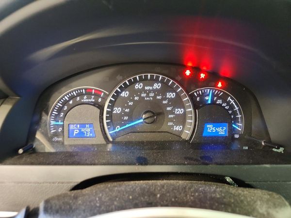 2014 TOYOTA CAMRY
