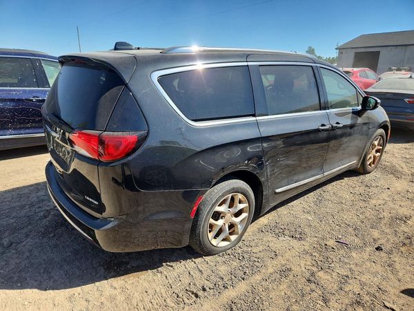 2018 CHRYSLER PACIFICA Limited — PSRA
