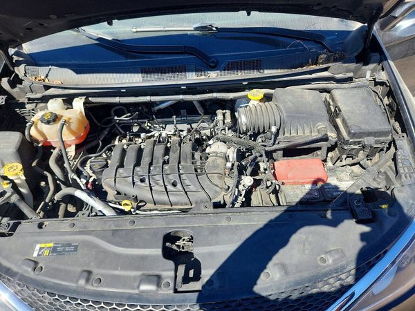 2018 CHRYSLER PACIFICA Limited — Engine bay