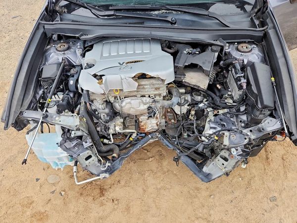 2016 LEXUS ES350 350 — Engine bay