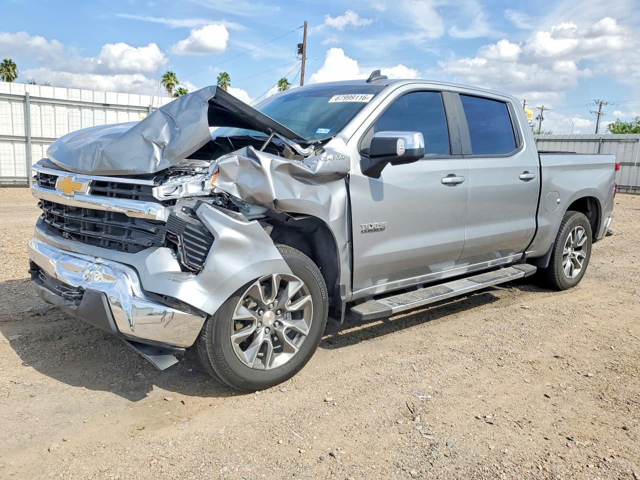 2024 CHEVROLET SILVERADO LT — Front 3/4