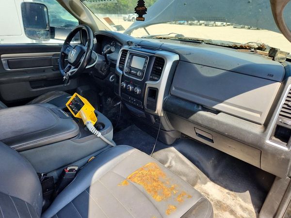 2015 RAM 4500 REG CAB CHASSIS