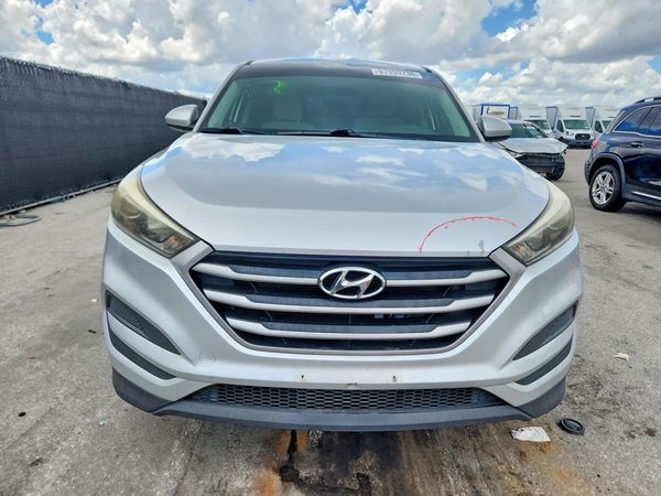 2018 HYUNDAI TUCSON SE Standard