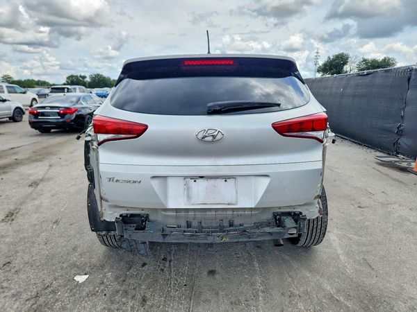 2018 HYUNDAI TUCSON SE Standard