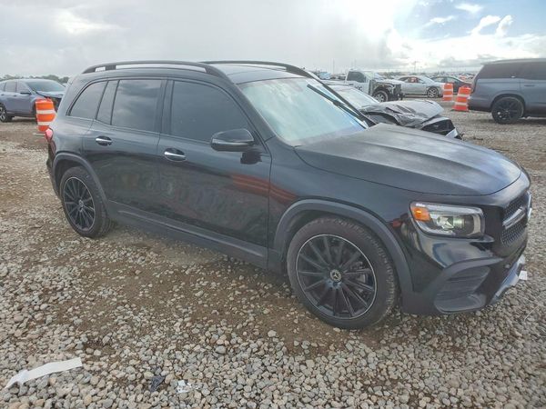 2021 MERCEDES-BENZ GLB GLB250 — Passenger 3/4