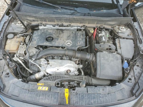 2021 MERCEDES-BENZ GLB GLB250 — Engine bay