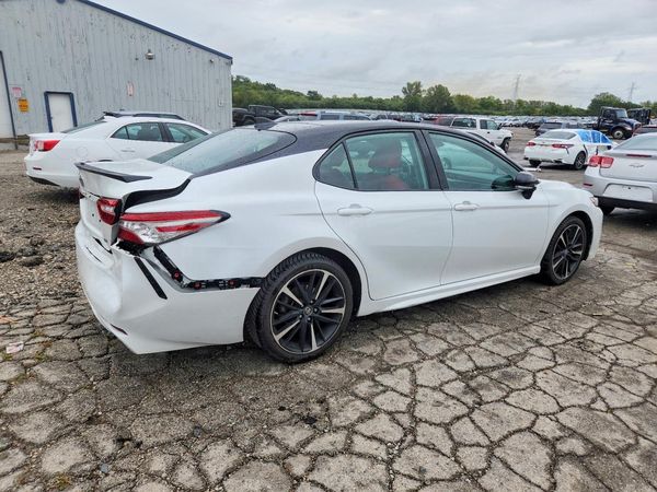 2019 TOYOTA CAMRY XSE