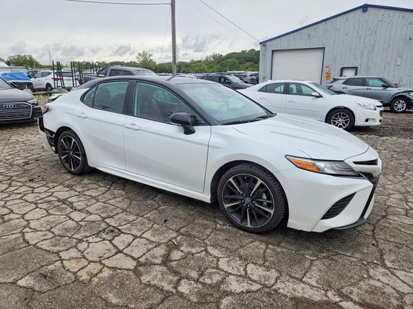2019 TOYOTA CAMRY XSE