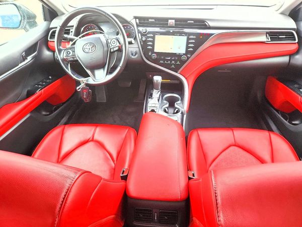 2019 TOYOTA CAMRY XSE