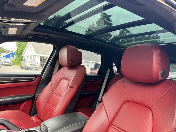 2021 PORSCHE CAYENNE