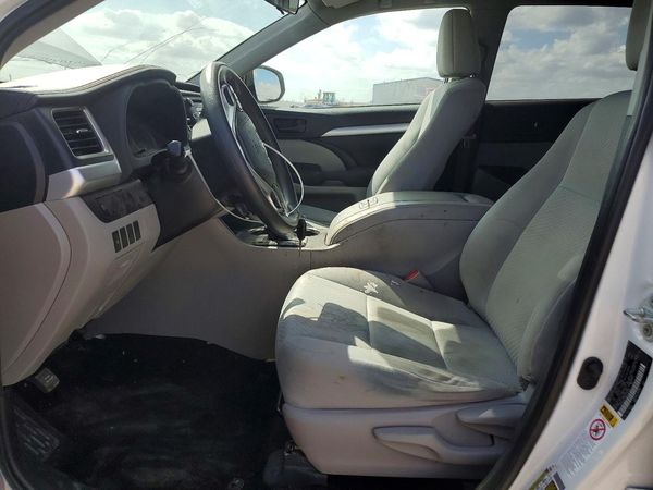 2019 TOYOTA HIGHLANDER LE/LE Plus