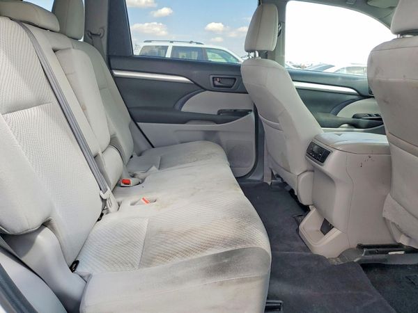 2019 TOYOTA HIGHLANDER LE/LE Plus
