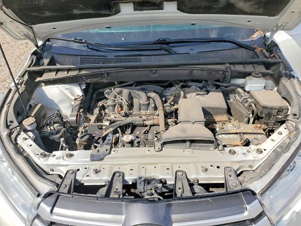 2019 TOYOTA HIGHLANDER LE/LE Plus