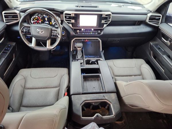 2024 TOYOTA TUNDRA
