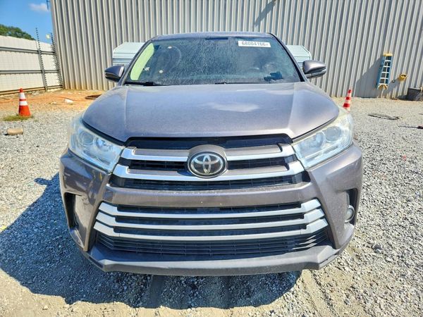 2019 TOYOTA HIGHLANDER LE/LE Plus