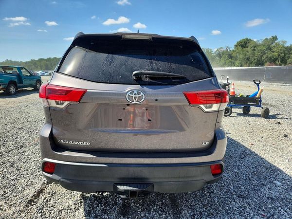 2019 TOYOTA HIGHLANDER LE/LE Plus