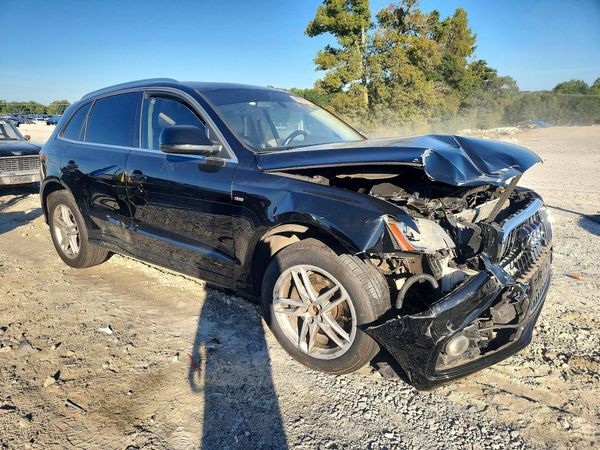 2013 AUDI Q5 Premium Plus — Passenger 3/4