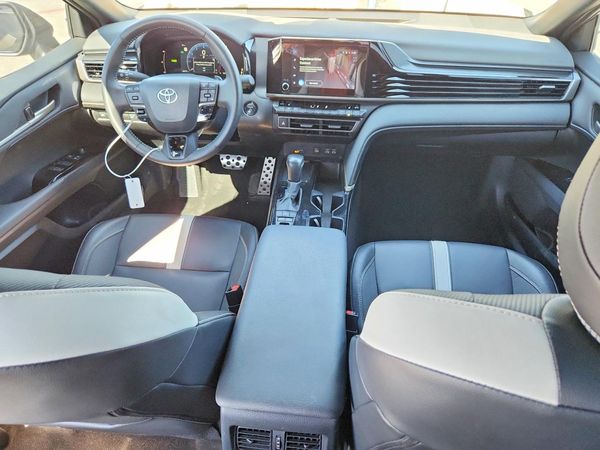 2025 TOYOTA CAMRY