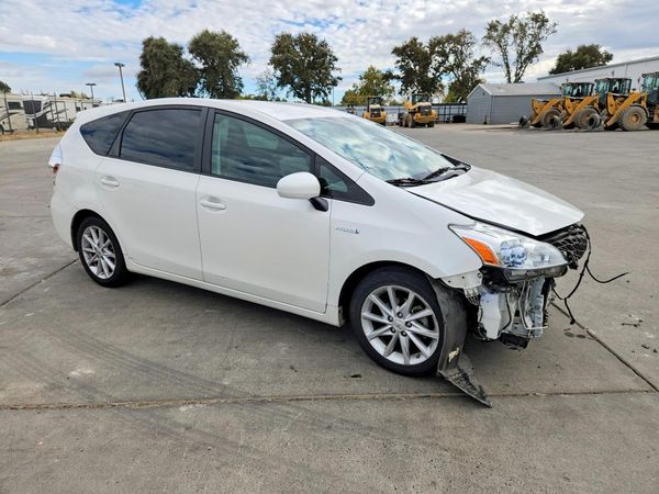 2012 TOYOTA PRIUS — Passenger 3/4