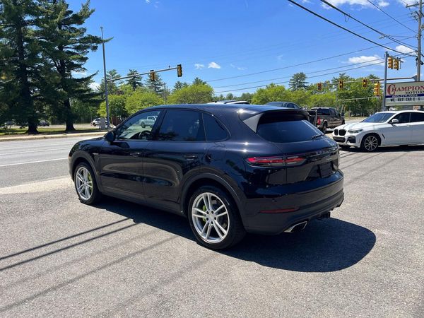 2019 PORSCHE CAYENNE