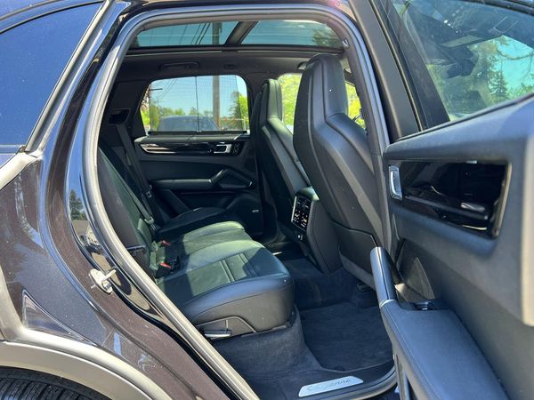 2019 PORSCHE CAYENNE
