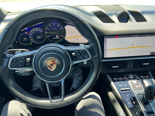 2019 PORSCHE CAYENNE