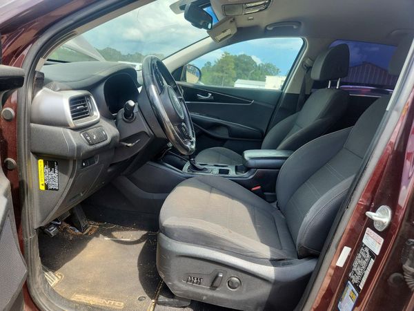 2017 KIA SORENTO L, LX
