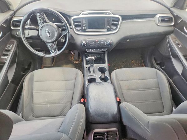 2017 KIA SORENTO L, LX