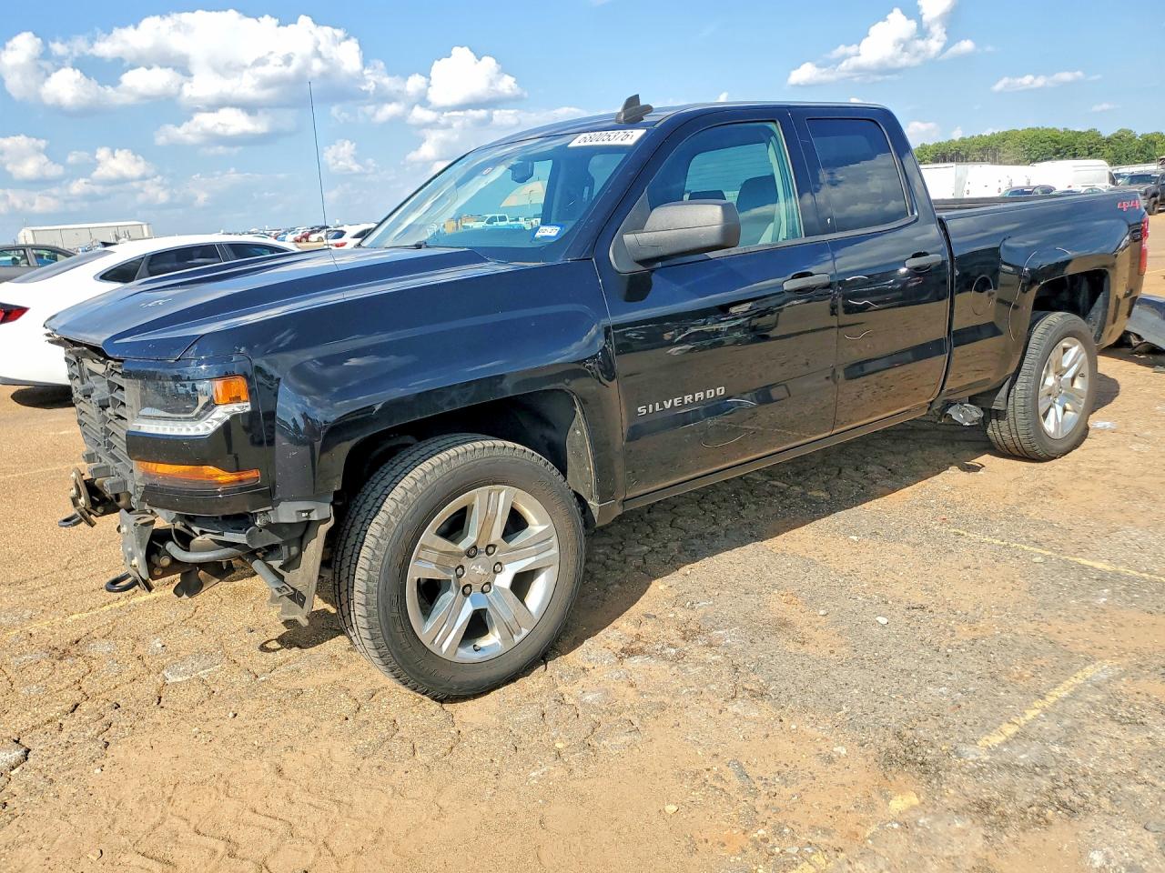 2018 CHEVROLET SILVERADO Custom — Front 3/4