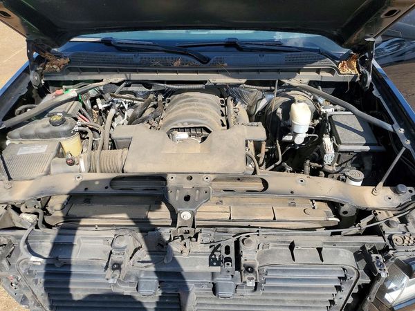 2018 CHEVROLET SILVERADO Custom — Engine bay