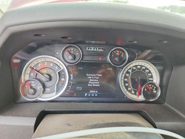 2015 RAM 1500 SLT CREW CAB 4X4