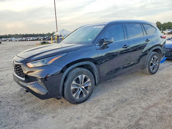 2022 TOYOTA HIGHLANDER