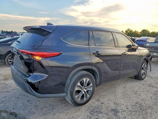 2022 TOYOTA HIGHLANDER