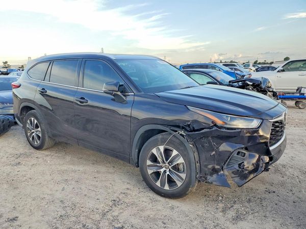 2022 TOYOTA HIGHLANDER