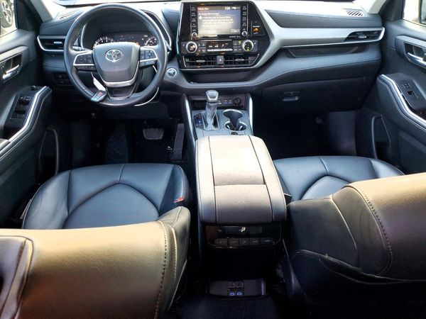 2022 TOYOTA HIGHLANDER