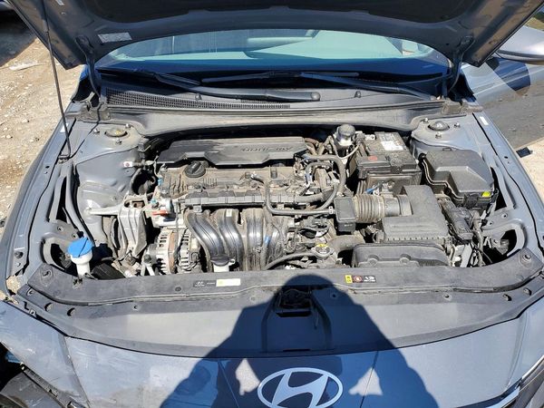 2024 HYUNDAI ELANTRA