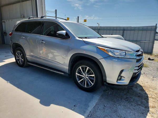 2018 TOYOTA HIGHLANDER
