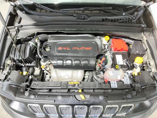2019 JEEP RENEGADE — Engine bay