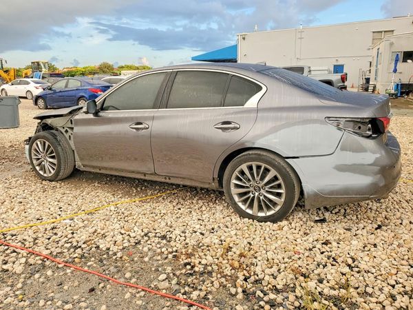 2021 INFINITI Q50