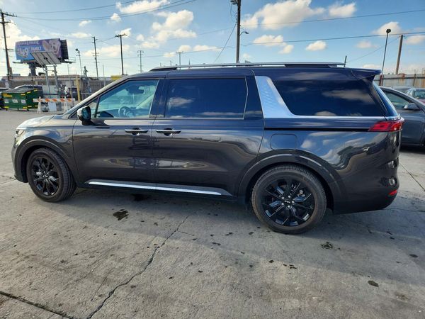2024 KIA CARNIVAL